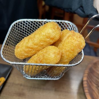 Firefly Burger - Mozzarella Sticks - Burgers Near Me - Chicago, Illinois Firefly Burger - Mozzarella Sticks - Burgers Near Me - Chicago, Illinois