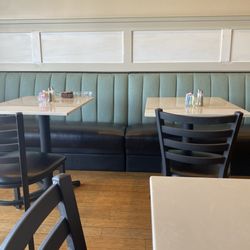 Savannah Cafe & Bakery - Some interior seating