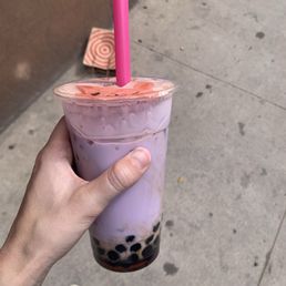 taro whole milk black tea w/ tapioca pearls