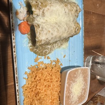 Mas Bella Restaurant & Lounge - I got the veggie enchiladas verdes with shrimp added. - Mexican Near Me - Bakersfield, California Mas Bella Restaurant & Lounge - I got the veggie enchiladas verdes with shrimp added. - Mexican Near Me - Bakersfield, California