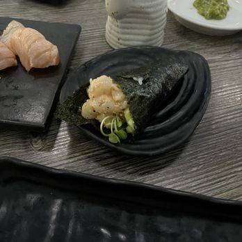 ENSUI SUSHI - Spicy Scallops Hand Roll - Sushi Bars Near Me - Del Mar, California