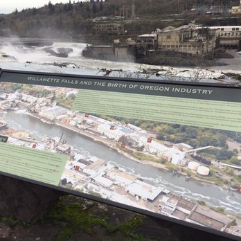 McLoughlin Promenade - the Willamette River Viewpoint (November 2016) - Parks Near Me - Oregon City, Oregon McLoughlin Promenade - the Willamette River Viewpoint (November 2016) - Parks Near Me - Oregon City, Oregon