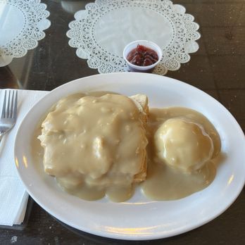 M & M Restaurant & Lounge - Hot turkey sandwich with mashed potatoes - American Near Me - Gresham, Oregon