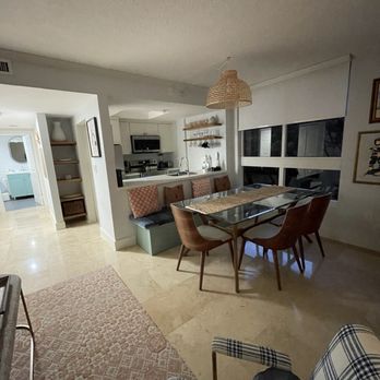 The Mutiny Hotel - Room 314 kitchen / dining / living area - Hotels Near Me - Miami, Florida The Mutiny Hotel - Room 314 kitchen / dining / living area - Hotels Near Me - Miami, Florida