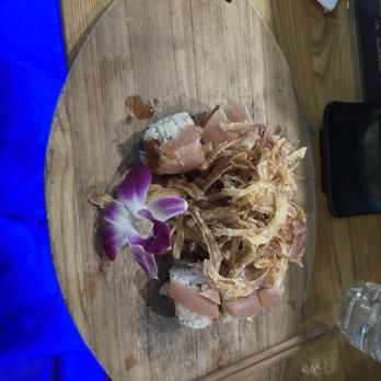 Aikan Sushi - Albacore Crunch Roll (6-8 Pcs) - Izakaya Near Me - Northridge, California