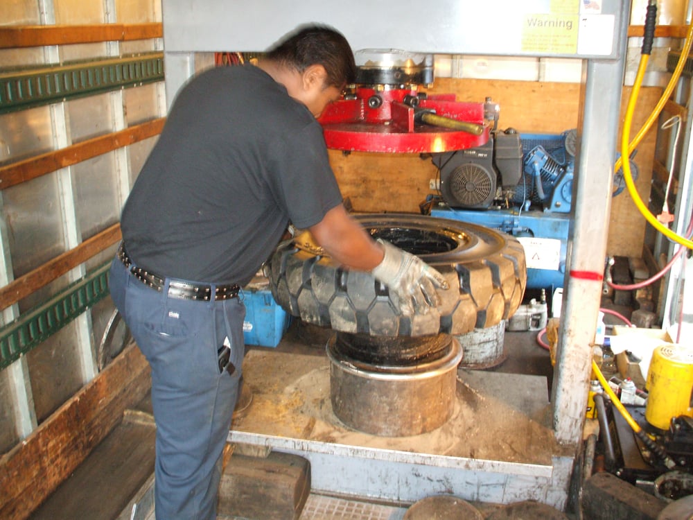 COMPLETE FORKLIFT TIRE SPECIALISTS Updated August 2024 11 Photos