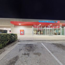 Bank of America Financial Center - Storefront
