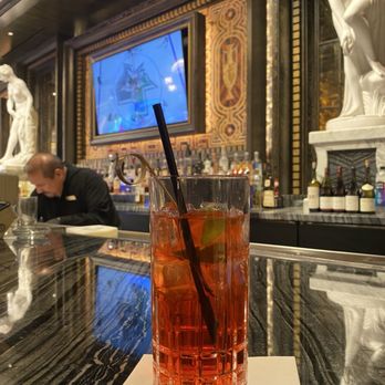 Caesars Palace - Bar drinks and hockey - Hotels Near Me - Las Vegas, Nevada