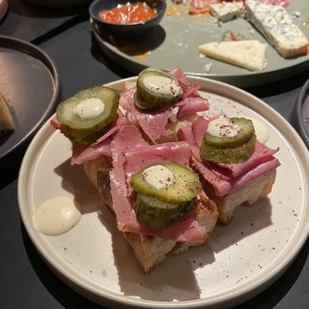 The Beeswing - Food Near Me - Manchester, XGM