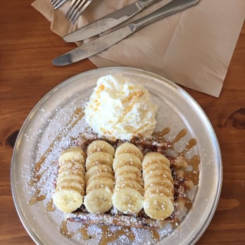 Zinneken's - Harvard Square - Gourmand Leige waffle.. I enjoyed the food but not the service - Belgian Near Me - Cambridge, Massachusetts