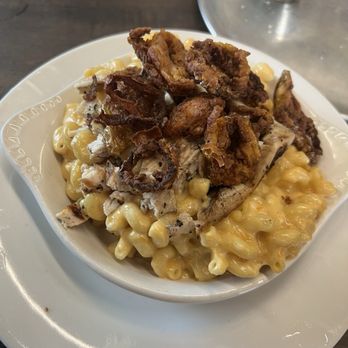 Hop Valley Brewing Company - HV Smoked Gouda Mac & Cheese - Breweries Near Me - Eugene, Oregon Hop Valley Brewing Company - HV Smoked Gouda Mac & Cheese - Breweries Near Me - Eugene, Oregon