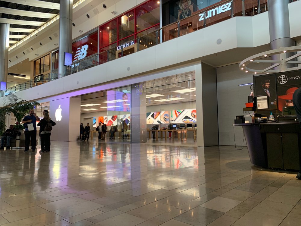 APPLE STORE FASHION SHOW 100 Photos & 281 Reviews 3200 Las Vegas