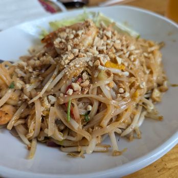 Main St. Dragon - Pad thai with shrimp - Asian Fusion Near Me - Richmond, Virginia Main St. Dragon - Pad thai with shrimp - Asian Fusion Near Me - Richmond, Virginia
