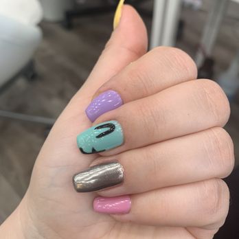 Devana Nail Bar - Nail Salons Near Me - Los Angeles, California
