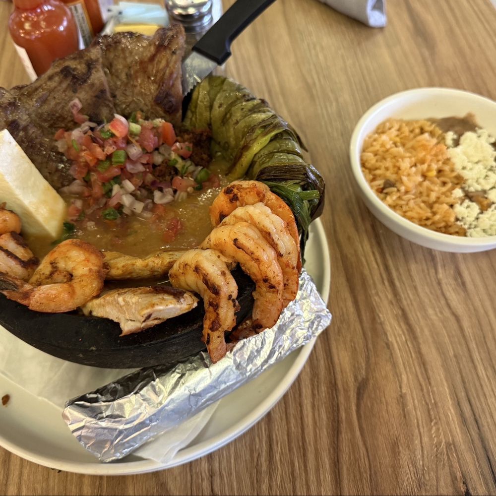 Chilaquiles Modern Kitchen - Molcajete Cielo, Mar y Tiera - Breakfast & Brunch Near Me - Maricopa, Arizona