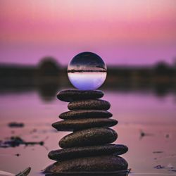 Nature to Balance - A soothing hot stone massage invites grounding, uniting the body with the nurturing forces of the Earth to restore the flow of energy.