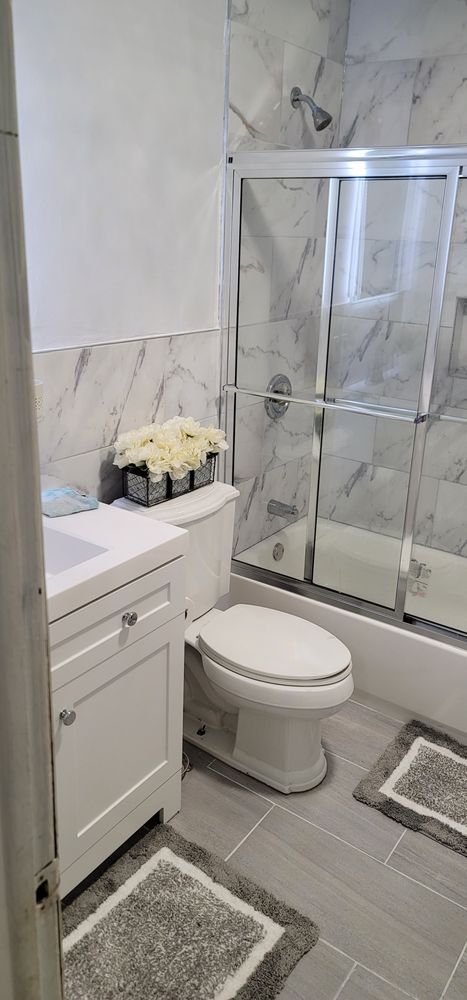 Slide of Mister Rey Electric & Plumbing services