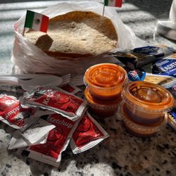 El Mariscos Uruapan - Tostadas, salsas, Saladitas y MEXICOOOOOO