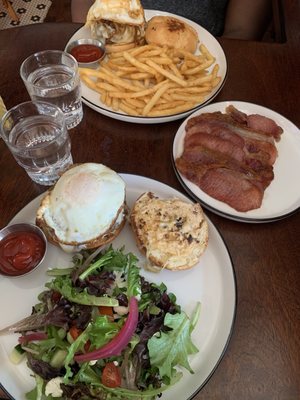 Cousin Larry's by null