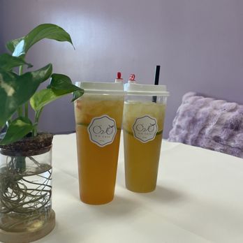 O2U Cafe - Custom fruit tea: Peach and passion fruit mixed tea and lychee fruit tea - Bubble Tea Near Me - Las Vegas, Nevada