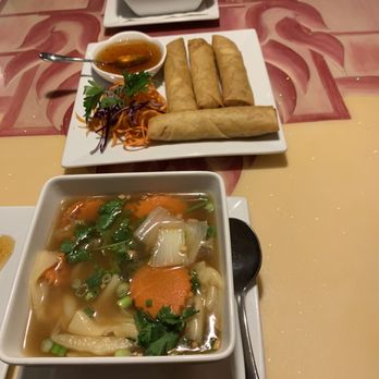 Tida Thai - Crispy Spring Rolls, Tom Yum Soup, Wonton Soup. - Thai Near Me - Virginia Beach, Virginia Tida Thai - Crispy Spring Rolls, Tom Yum Soup, Wonton Soup. - Thai Near Me - Virginia Beach, Virginia