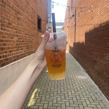 B&K Tea Cafe - Peachy lychee tea with lychee jelly - Food Trucks Near Me - Concord, North Carolina