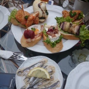 Hochheimer Schlösschen - Tapas am Tisch - Spanish Near Me - Erfurt, TH Hochheimer Schlösschen - Tapas am Tisch - Spanish Near Me - Erfurt, TH