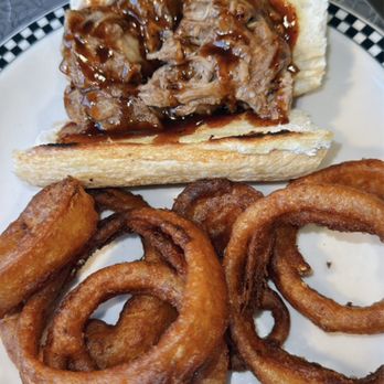 59er Diner - Pulled Pork Sandwhich - Diners Near Me - Leavenworth, Washington 59er Diner - Pulled Pork Sandwhich - Diners Near Me - Leavenworth, Washington