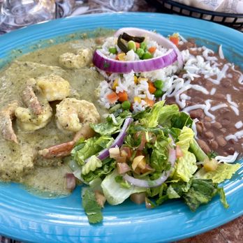 Mariscos Playa Hermosa - combo platter: fish and shrimp in culichi sauce - Mexican Near Me - Phoenix, Arizona Mariscos Playa Hermosa - combo platter: fish and shrimp in culichi sauce - Mexican Near Me - Phoenix, Arizona