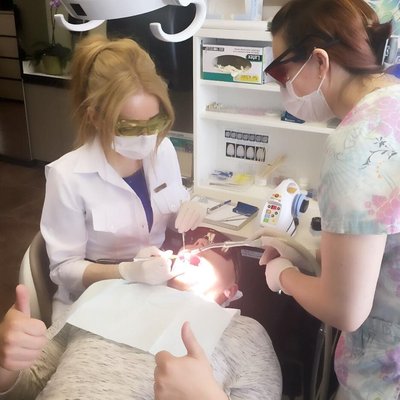 Crown & Caps - What are crowns?
Also known as a cap, a crown is a custom-made artificial restoration that permanently covers your tooth. They are often made of porcelain, porcelain fused to metal, or full gold. When you have chipped or cracked teeth, a crown will be placed over your tooth to visibly and physically revitalize your smile. Getting a crown when you need one will restore and often completely save your tooth's shape, size and overall strength.
While there are different types of crowns, most of our patients choose a porcelain finished crown because of its ability to blend right in with their existing smile.
Crowns act as solutions for:
Decay
Cracks
Discoloration Crown & Caps - What are crowns?
Also known as a cap, a crown is a custom-made artificial restoration that permanently covers your tooth. They are often made of porcelain, porcelain fused to metal, or full gold. When you have chipped or cracked teeth, a crown will be placed over your tooth to visibly and physically revitalize your smile. Getting a crown when you need one will restore and often completely save your tooth's shape, size and overall strength.
While there are different types of crowns, most of our patients choose a porcelain finished crown because of its ability to blend right in with their existing smile.
Crowns act as solutions for:
Decay
Cracks
Discoloration