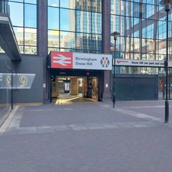 Snow Hill Station - Entrance