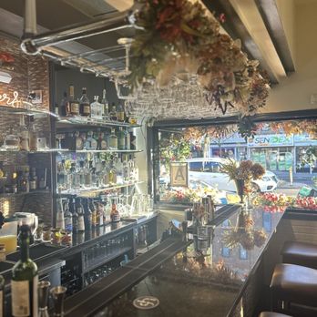 Uncle Peter's - Bar area - Italian Near Me - Jackson Heights, New York Uncle Peter's - Bar area - Italian Near Me - Jackson Heights, New York