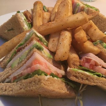 M.A.C. 24/7 - Club sandwich - American Near Me - Honolulu, Hawaii