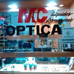 Galería del Óptico - Servicio Profecionales *Atención Especializada*  (Recetas en 2 Hs)  Av Corrientes 1246 Locales 7 y 9. Tel 4382 5512. Entrada por Corrientes.
