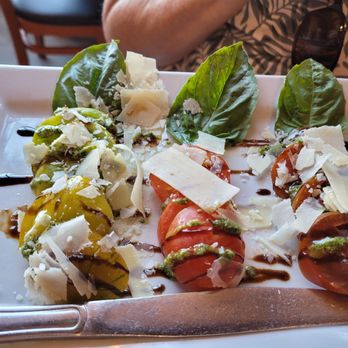 Auburn Alehouse - Caprese Salad - American Near Me - Auburn, California