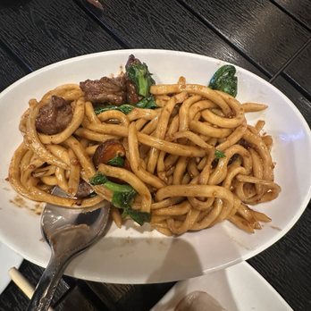 dan modern chinese - dan dan noodle w/ beef - Chinese Near Me - Long Beach, California dan modern chinese - dan dan noodle w/ beef - Chinese Near Me - Long Beach, California