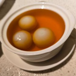 樂天皇朝 - Black Sesame Glutinous Rice Ball served in Ginger Soup
