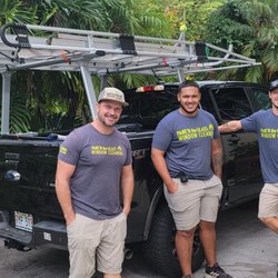 Pane'N The Glass Window Cleaning - Owner, Davidson with his crew