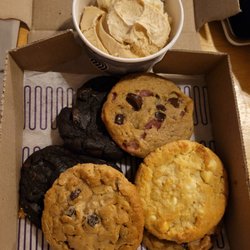Insomnia Cookies