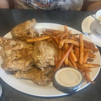 Beechwood Grill - Fried chicken and sweet potato fries with fluffer nutter sauce - Seafood Near Me - Holland, Michigan Beechwood Grill - Fried chicken and sweet potato fries with fluffer nutter sauce - Seafood Near Me - Holland, Michigan