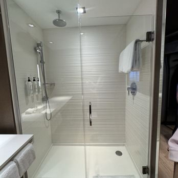 AC Hotel Phoenix Tempe/Downtown - Shower - Hotels Near Me - Tempe, Arizona AC Hotel Phoenix Tempe/Downtown - Shower - Hotels Near Me - Tempe, Arizona