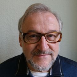 Blue Eyes - Einzelstück, erhältlich bei Blue Eyes - Optik in Berlin Moabit.