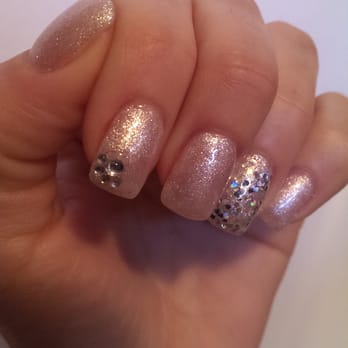 Tip N Toe Salon - Nail Salons Near Me - Hollister, California