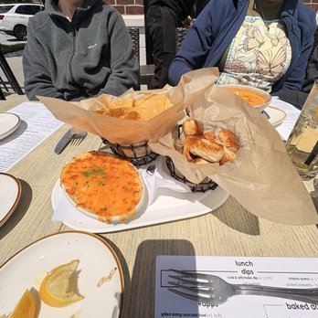 Mad Chef Kitchen And Bar - Crab & Artichoke Dip - New American Near Me - Ellicott City, Maryland