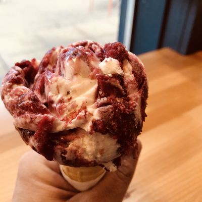 Scoop Du Jour Ice Creamery by null