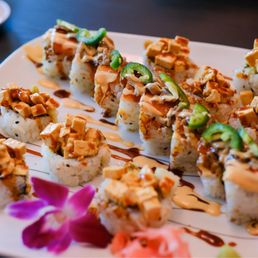 Machu Picchu roll and spicy tofu roll