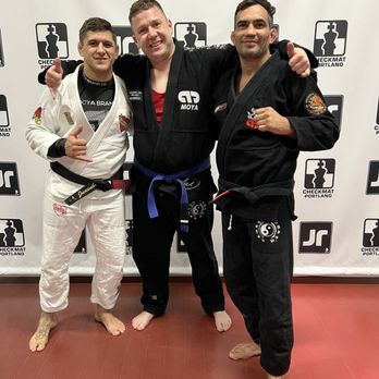 Checkmat Portland - Professor Junior with the president and Lucas Leite - Brazilian Jiu-jitsu Near Me - Troutdale, Oregon