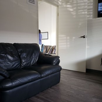 Speedy Auto Tint - Waiting area for the buisness. - Car Window Tinting Near Me - Downey, California Speedy Auto Tint - Waiting area for the buisness. - Car Window Tinting Near Me - Downey, California
