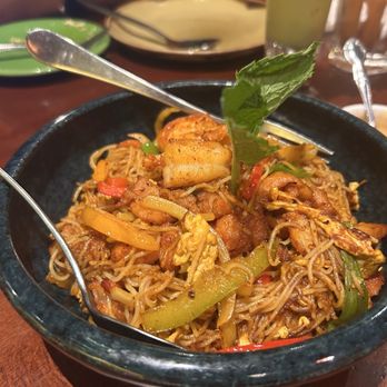 Mandalay Restaurant - Singapore Style Noodles: yummy - Burmese Near Me - San Francisco, California Mandalay Restaurant - Singapore Style Noodles: yummy - Burmese Near Me - San Francisco, California