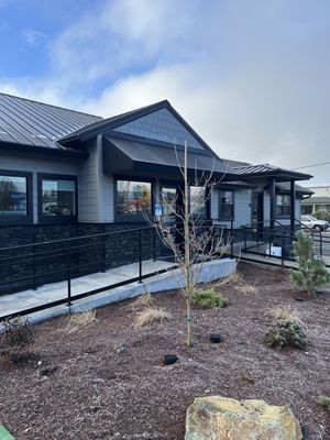 OnePeak Medical - Grants Pass Clinic - See a glimpse of the atmosphere provided at OnePeak Medical's Grants Pass location. OnePeak Medical - Grants Pass Clinic - See a glimpse of the atmosphere provided at OnePeak Medical's Grants Pass location.